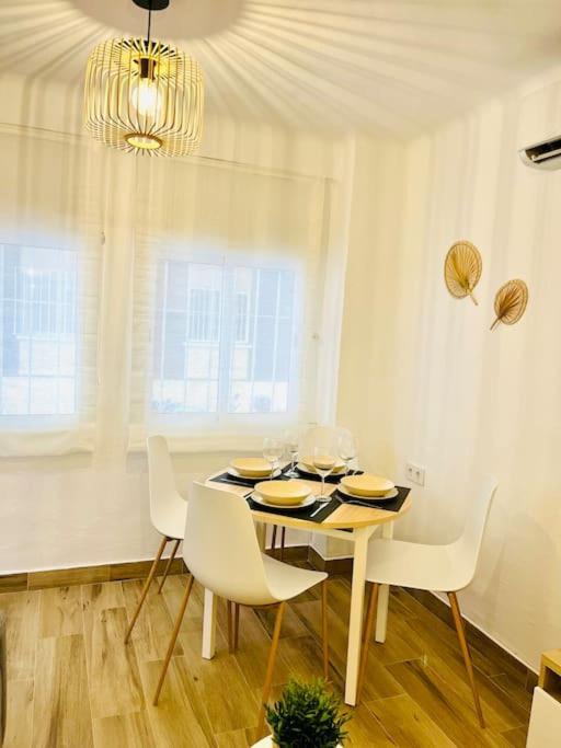 New Spacious And Cozy Apartment - Málaga Exterior foto