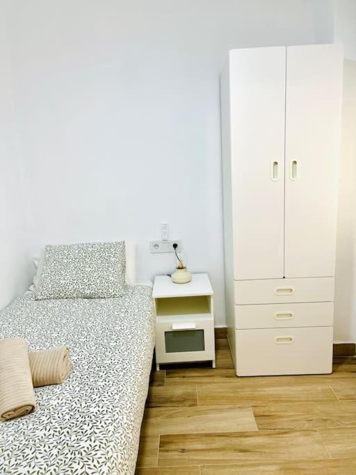 New Spacious And Cozy Apartment - Málaga Exterior foto