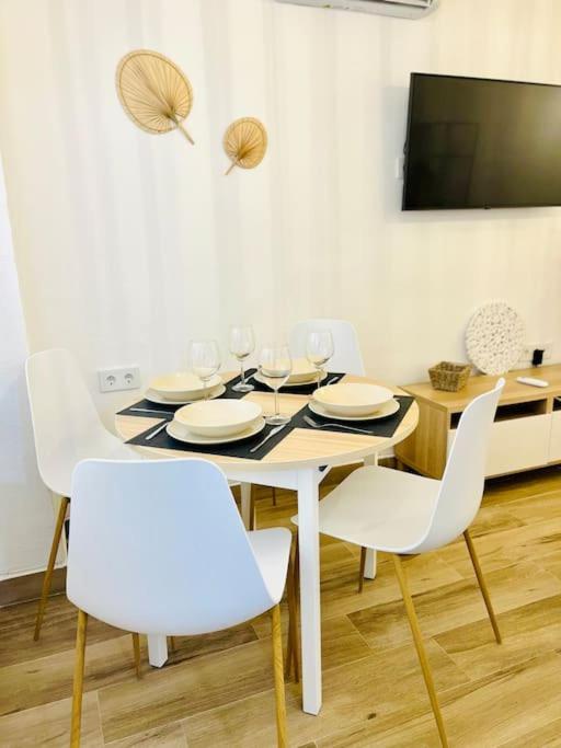 New Spacious And Cozy Apartment - Málaga Exterior foto